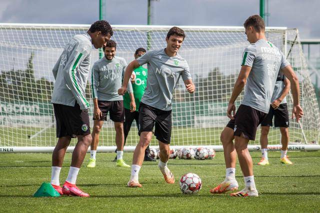 亚洲杯-中国女篮淘汰澳大利亚 将与日本队争冠