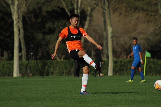 宁波男篮队史首次挺进CBA季后赛 续写篮球热土故事宁波男篮队史首次挺进CBA季后赛 续写篮球热土故事